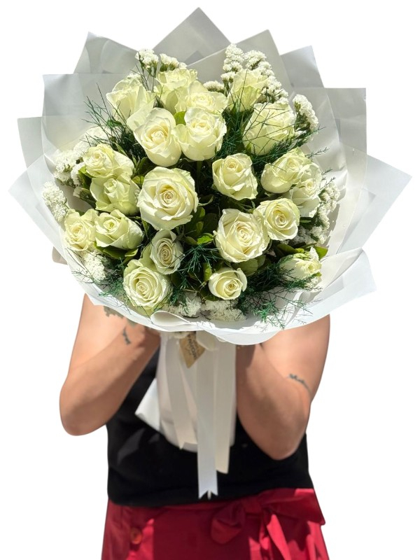 21 Beyaz Gül ile Saf Bir Mesaj