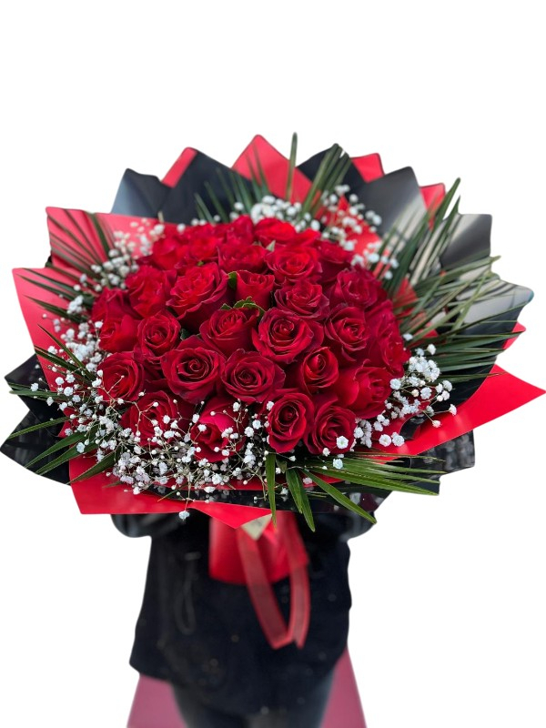 İthal Güllerden İsteme Çiçeği