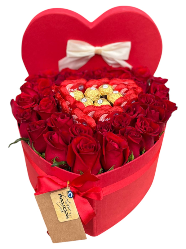 35 Kırmızı Gül ve Çikolatalı Özel Kutu