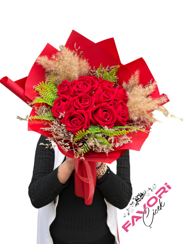 Kırmızı Ambalajlı Yapay Gül