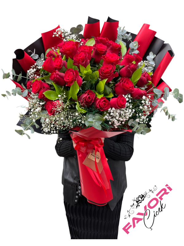 Kırmızı Siyah Ambalajlı Gül Buketi