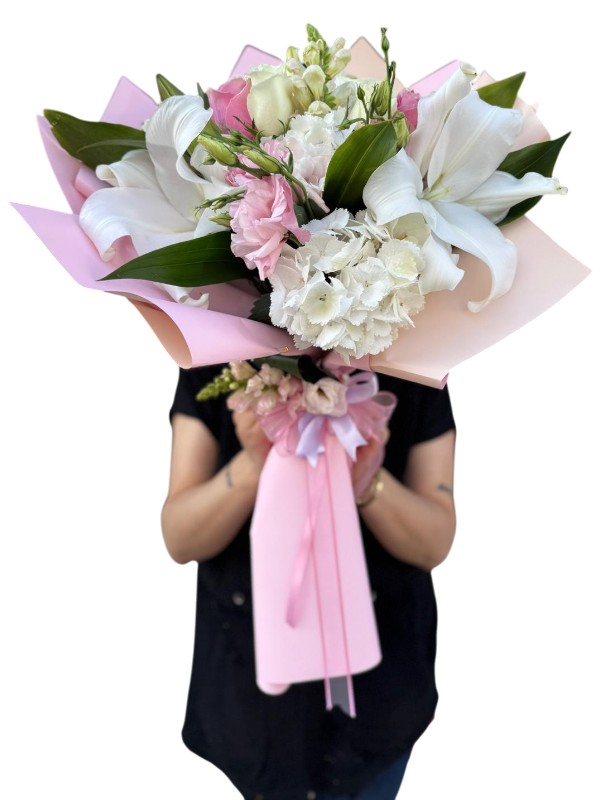 Lilyum, Ortanca ve Gül Buketi