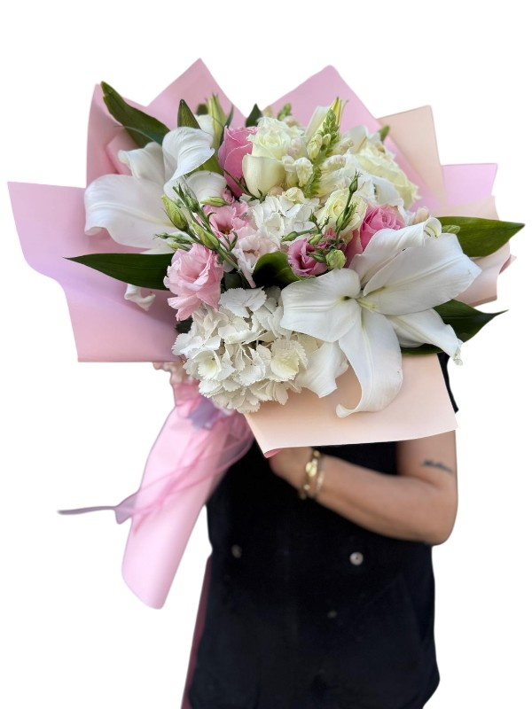 Lilyum, Ortanca ve Gül Buketi