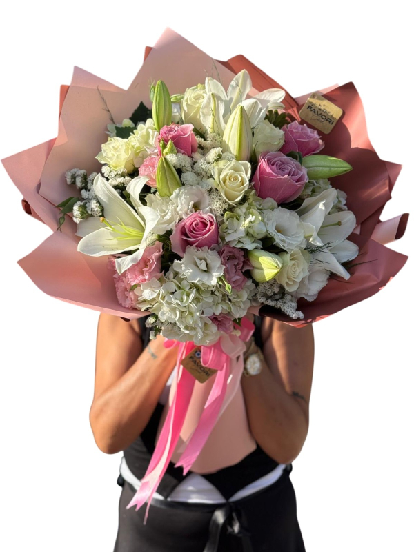 Lilyum ve Pembe Gül Buketi