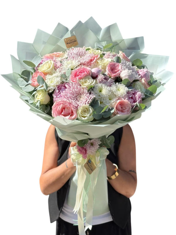 Pastel Rüya – Şakayık & Güllerle Lüks Buket