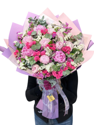 Pembe Şakayık ve Çardak Gül Buketi