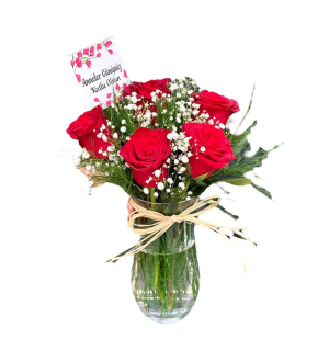 Vazoda 5 Kırmızı Gül ve Cipso